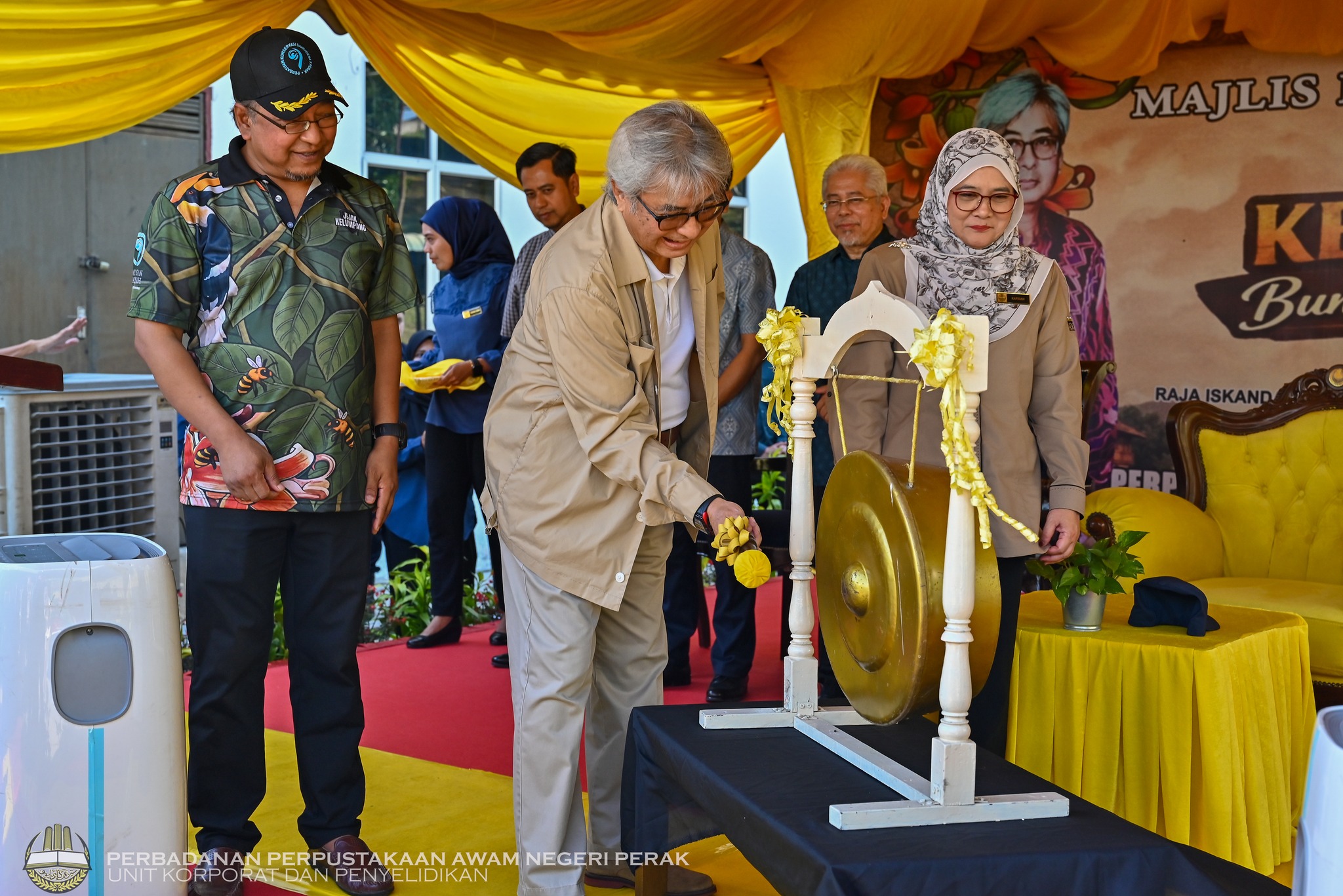 KEBERANGKATAN DYAM RAJA DIHILIR PERAK DARUL RIDZUAN KE MAJLIS PELANCARAN PROGRAM PAMERAN JEJAK KELUMPANG: BUNGA WARISAN PERAK