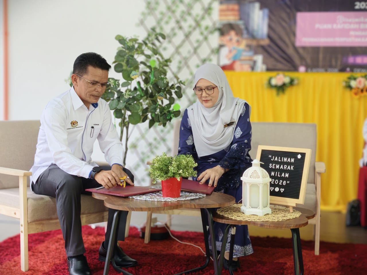 PERKHIDMATAN PERPUSTAKAAN BERGERAK SEMPENA MAJLIS PELANCARAN GALAKAN MEMBACA & SEMARAK NILAM